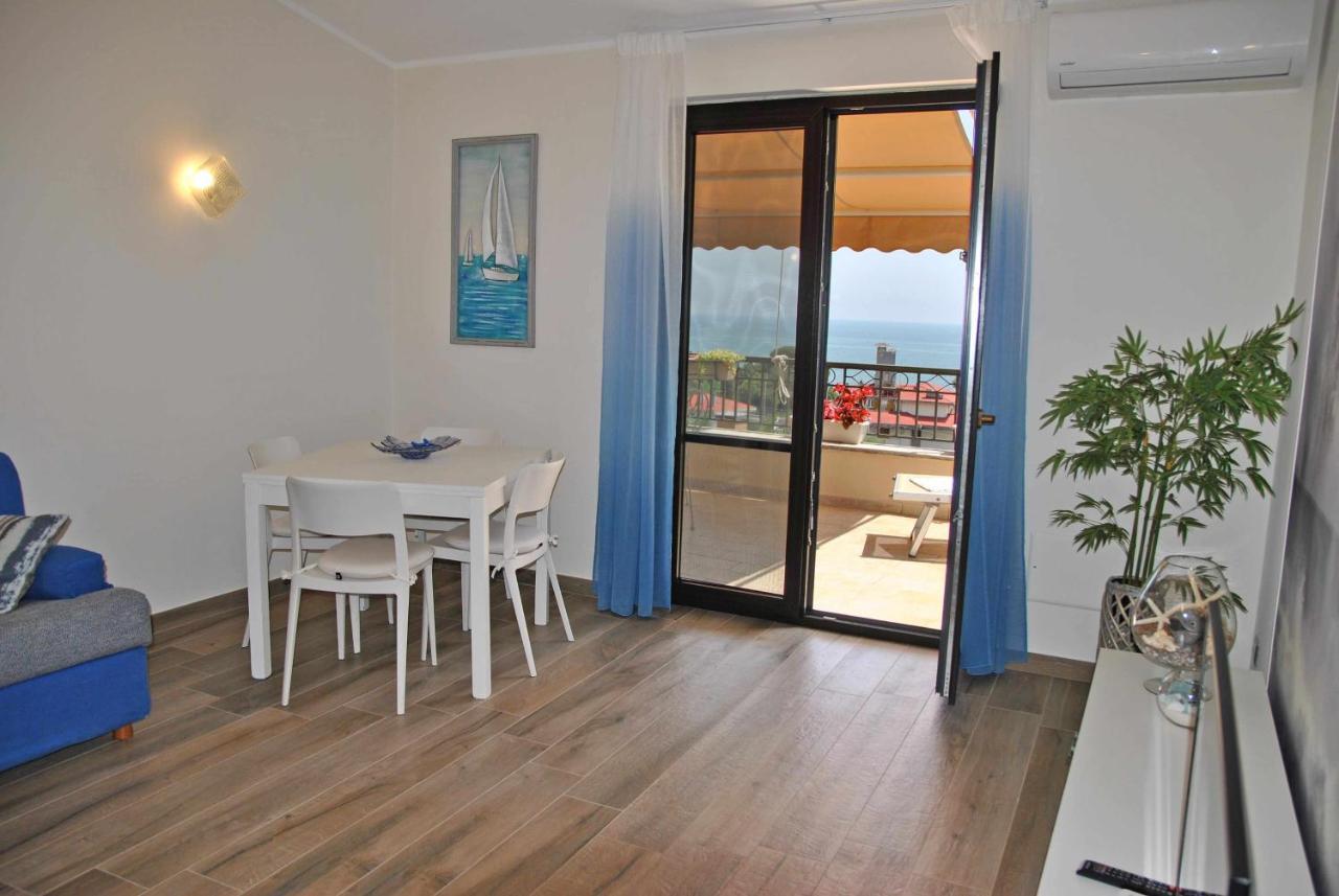 דירות פורמיה Casa Dinky Attico Con Terrazza Vista Mare מראה חיצוני תמונה